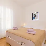Apartment Cozy Apartment In Pirovac With Lake View Pirovac
