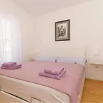 Apartament Cozy In With View Pirovac