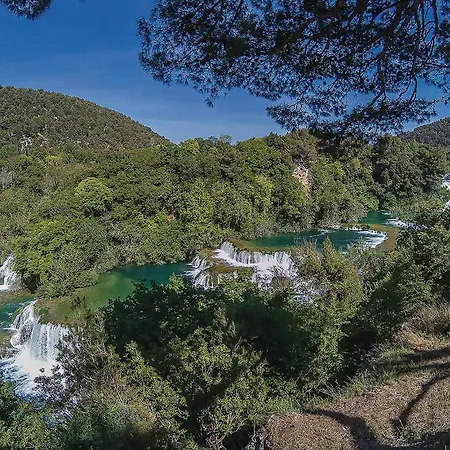 Cozy Apartment In Pirovac With Lake View Apartment *