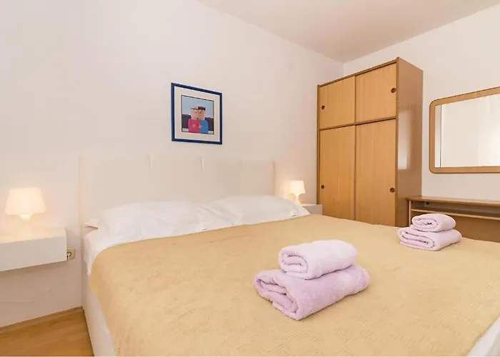 Amazing In With View Appartement Pirovac