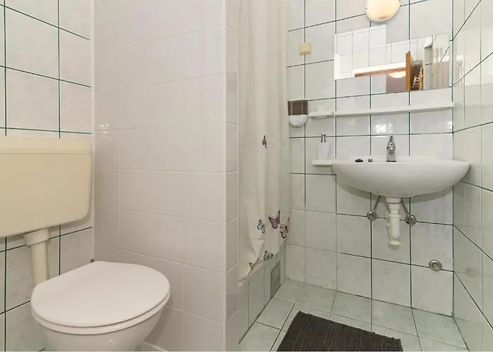 Amazing In With View *