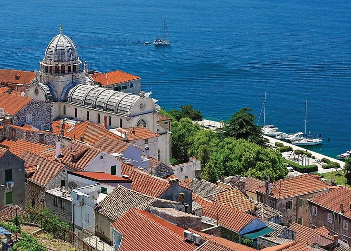 Amazing In With View *